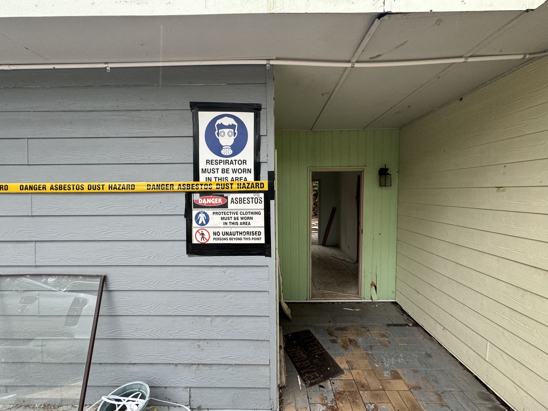 Frame and eaves battens exposed